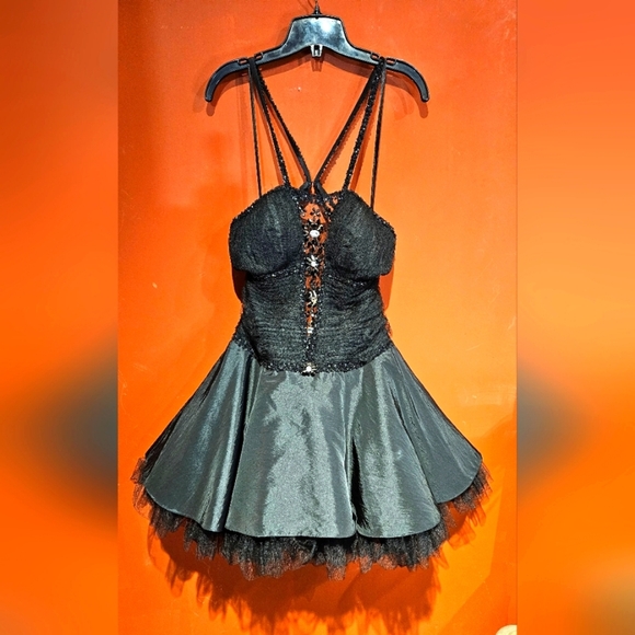 Black evening dress - Picture 3 of 8